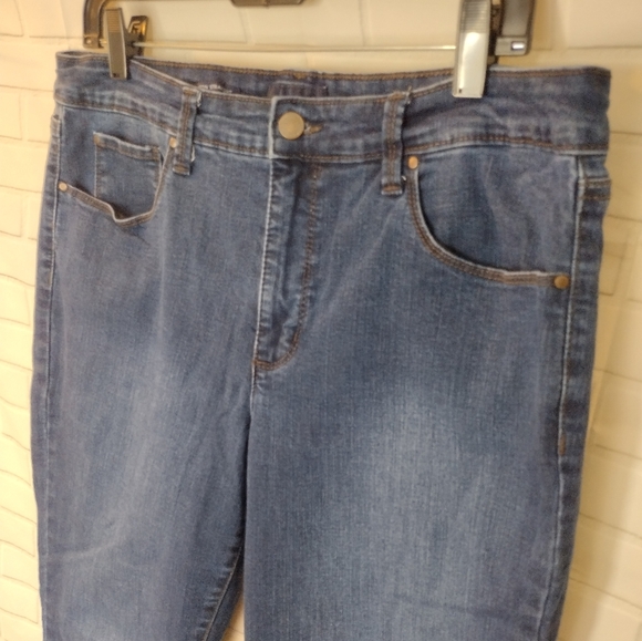 Charter Club Medium Wash Straight Leg Jeans - Picture 4 of 7